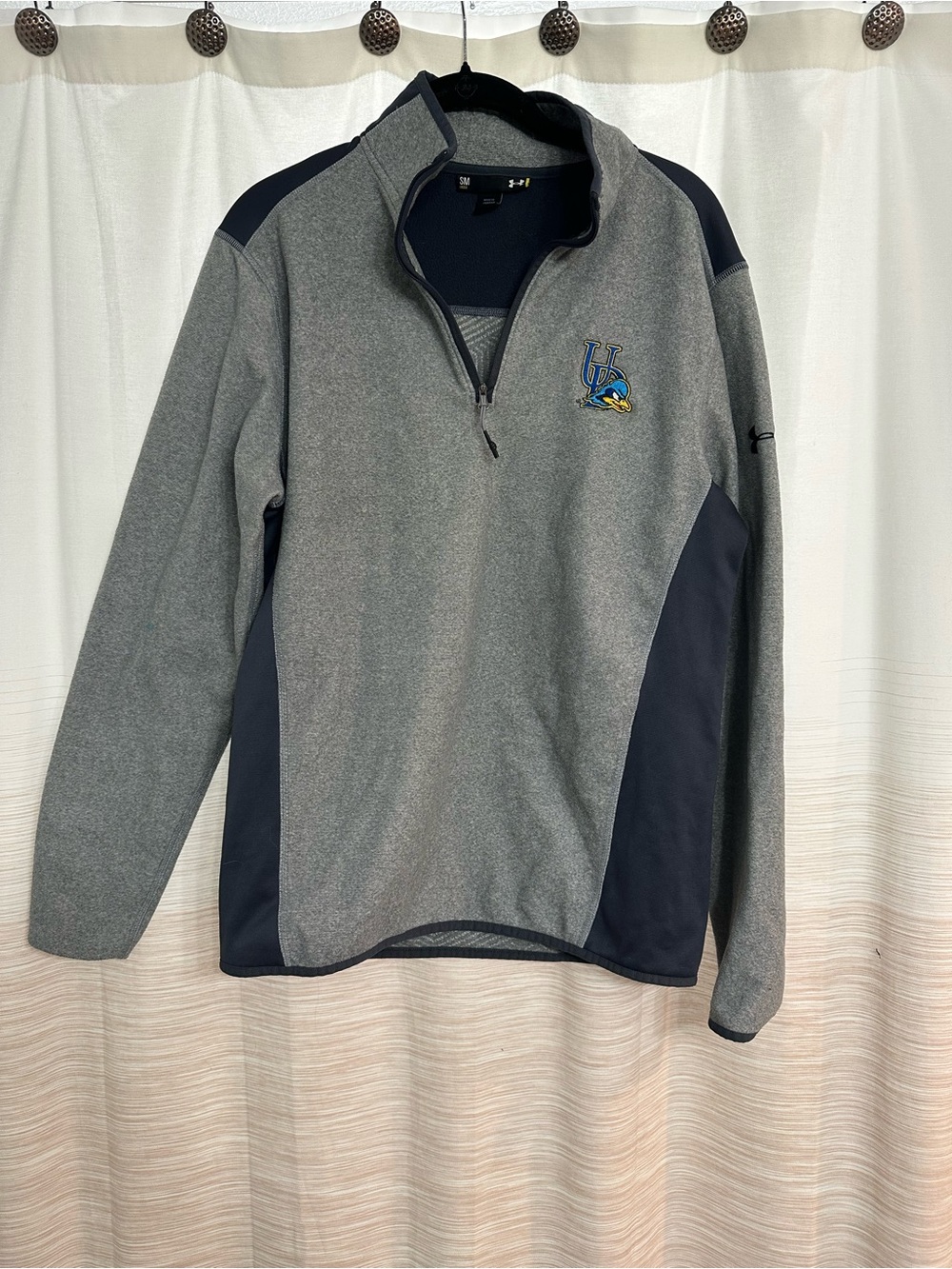 University of Delaware Men's Gray Quarter-Zip Sweatshirt